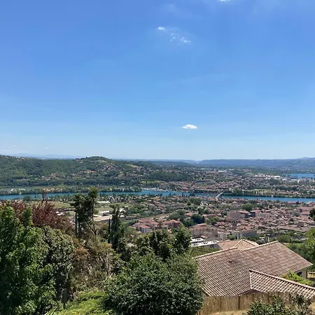 Mobile Entre Vignes Et Rhone Kamp alanı Condrieu